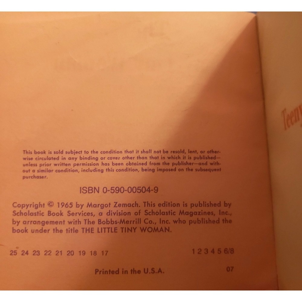 The‎ Teeny Tiny Woman Folktale By Margot Zemach  Tiny Children's Book 1965 - Picture 3 of 4